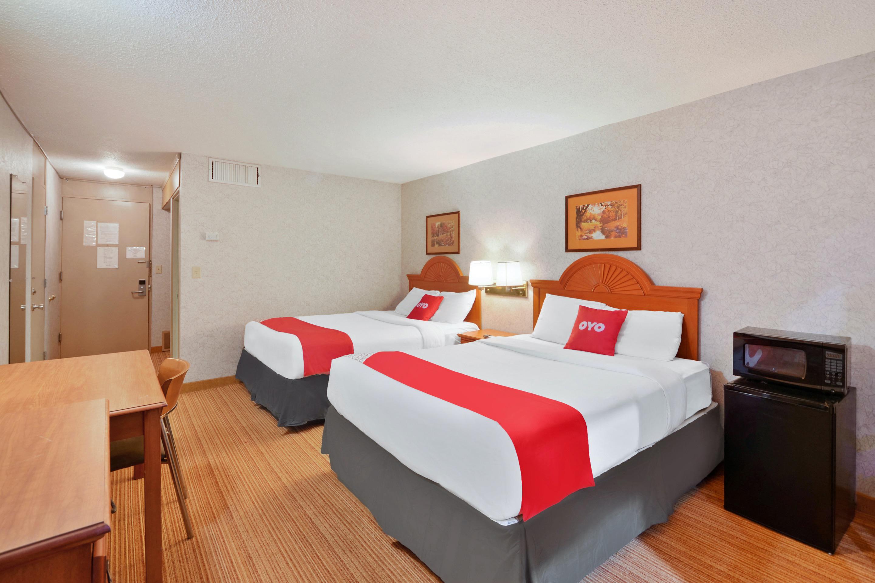 Oyo Ks Hwy 24 Hotel 2*