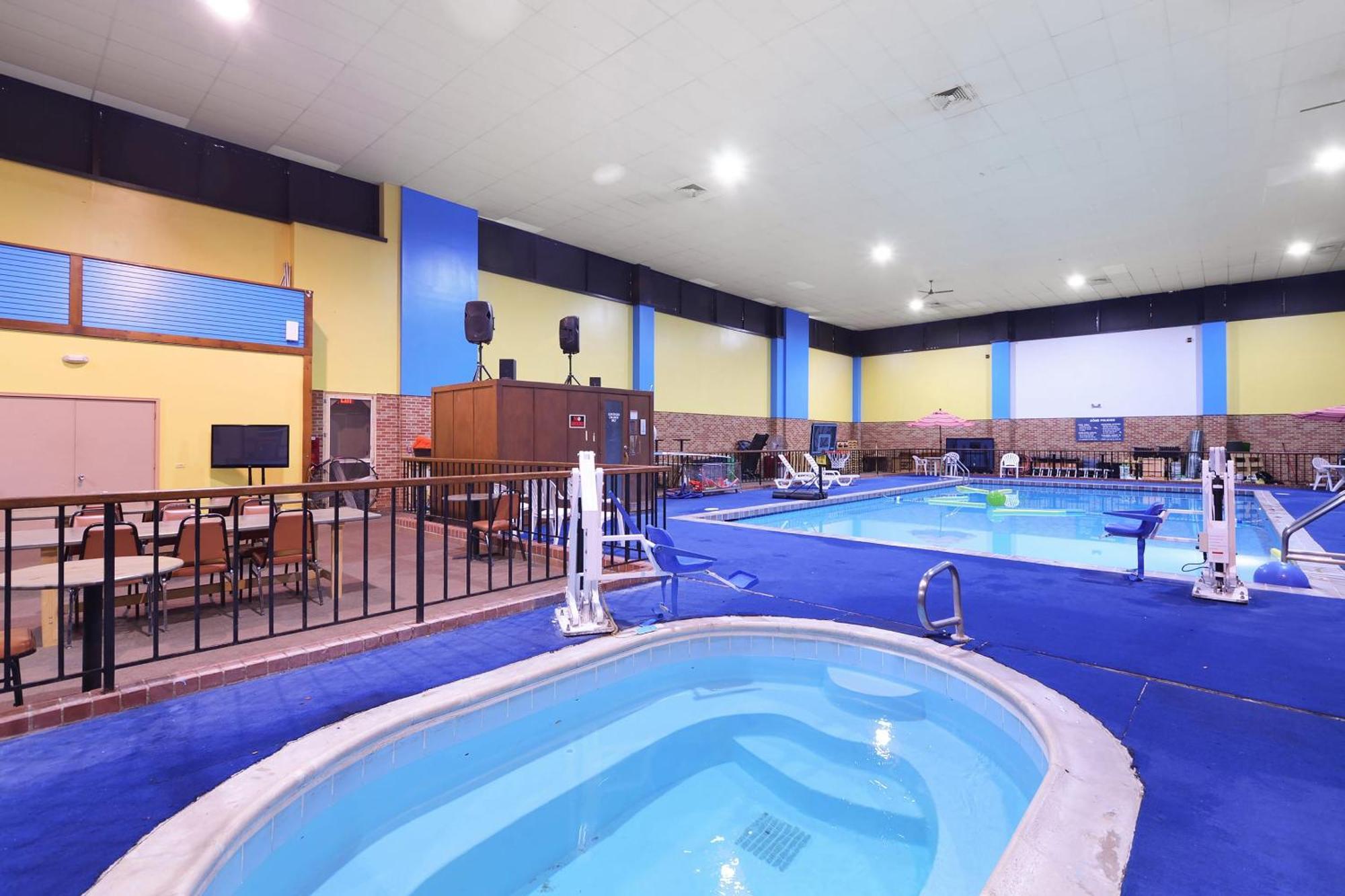 Oyo Ks Hwy 24 Hotel