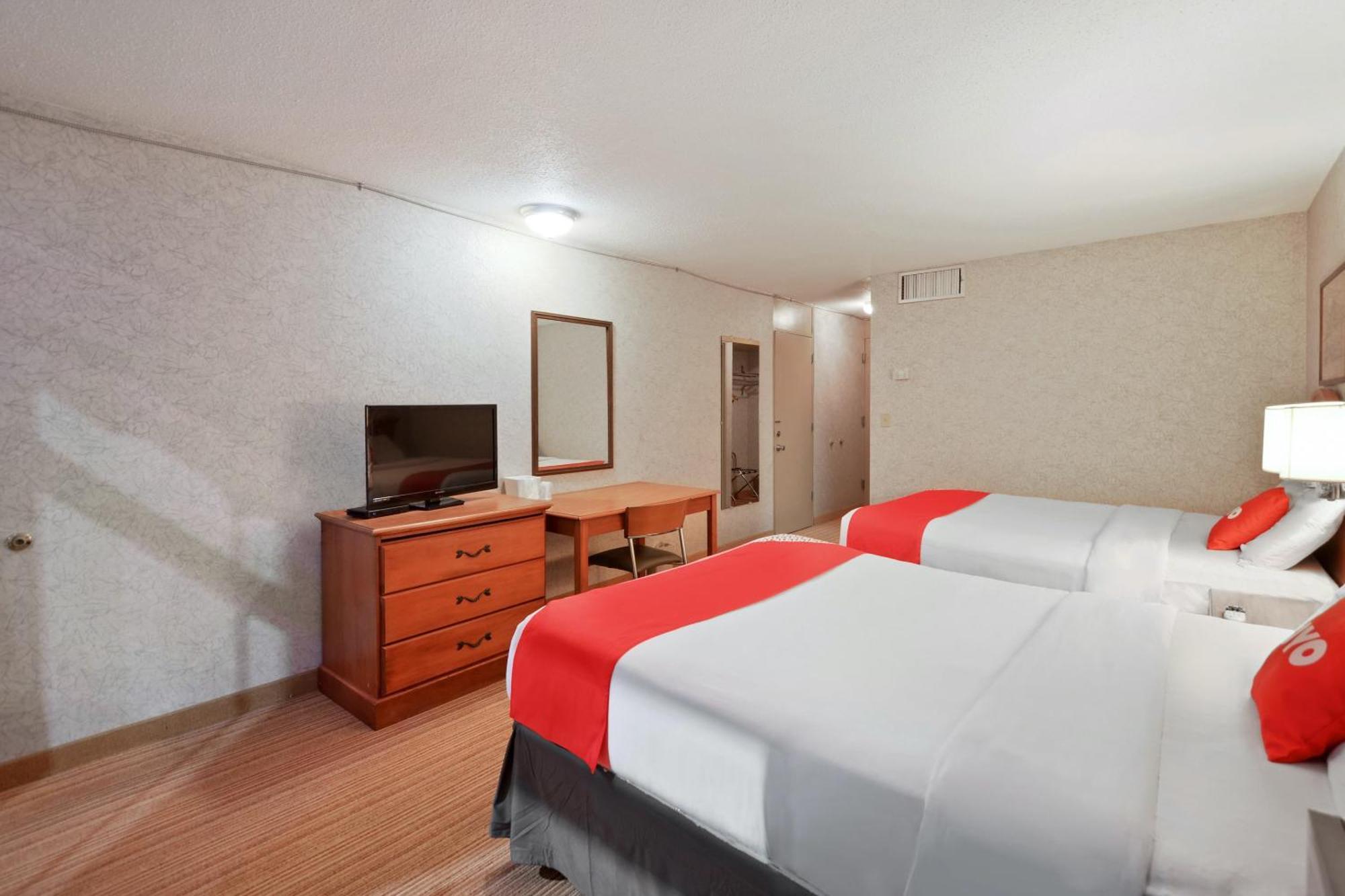 Hotel Oyo Ks Hwy 24 2*